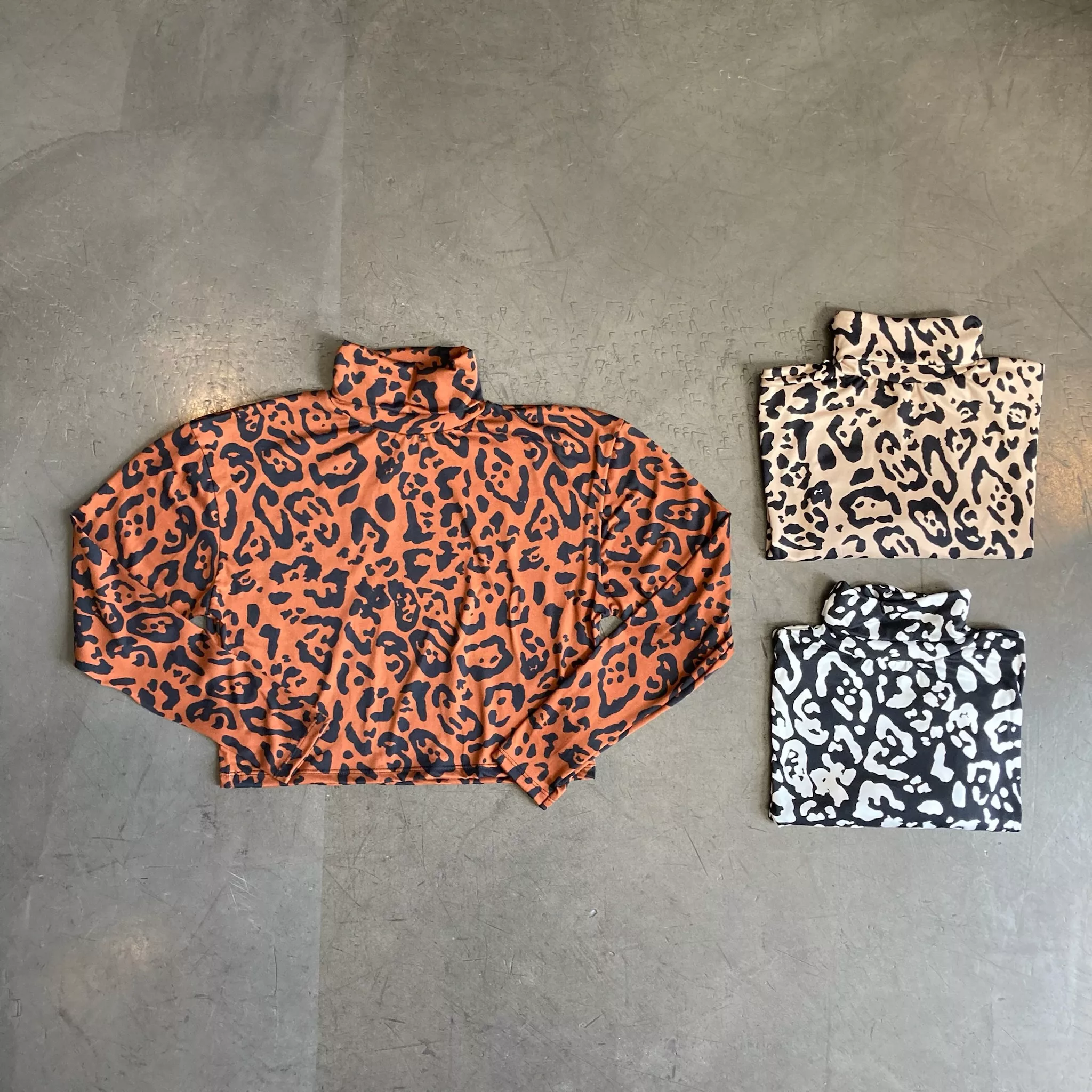 R024B - POLERA TINI SUPERSOFT LEOPARDO PRINT - Imagen 2