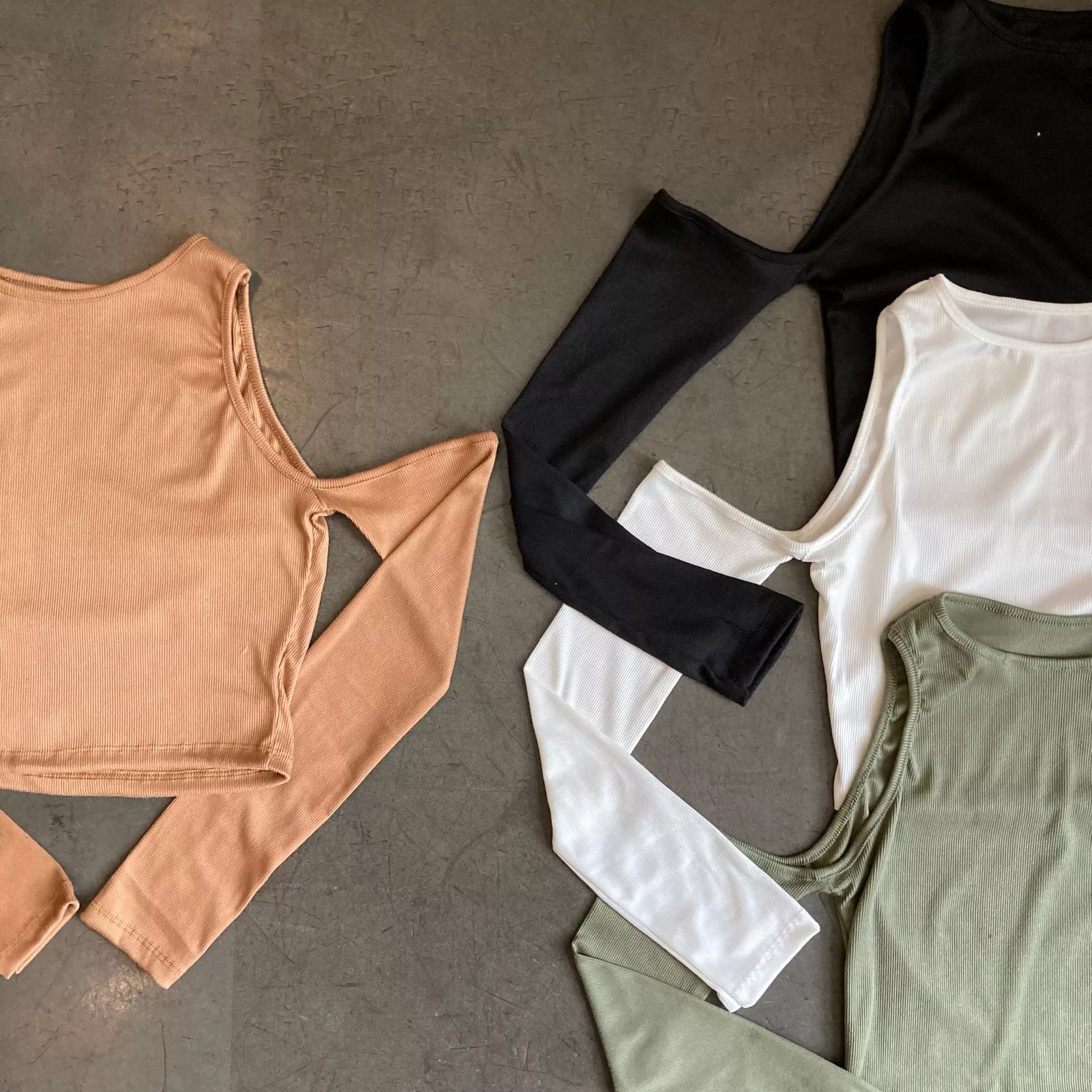 T442 - Top Sassy Con Manguitas Ribb Brush