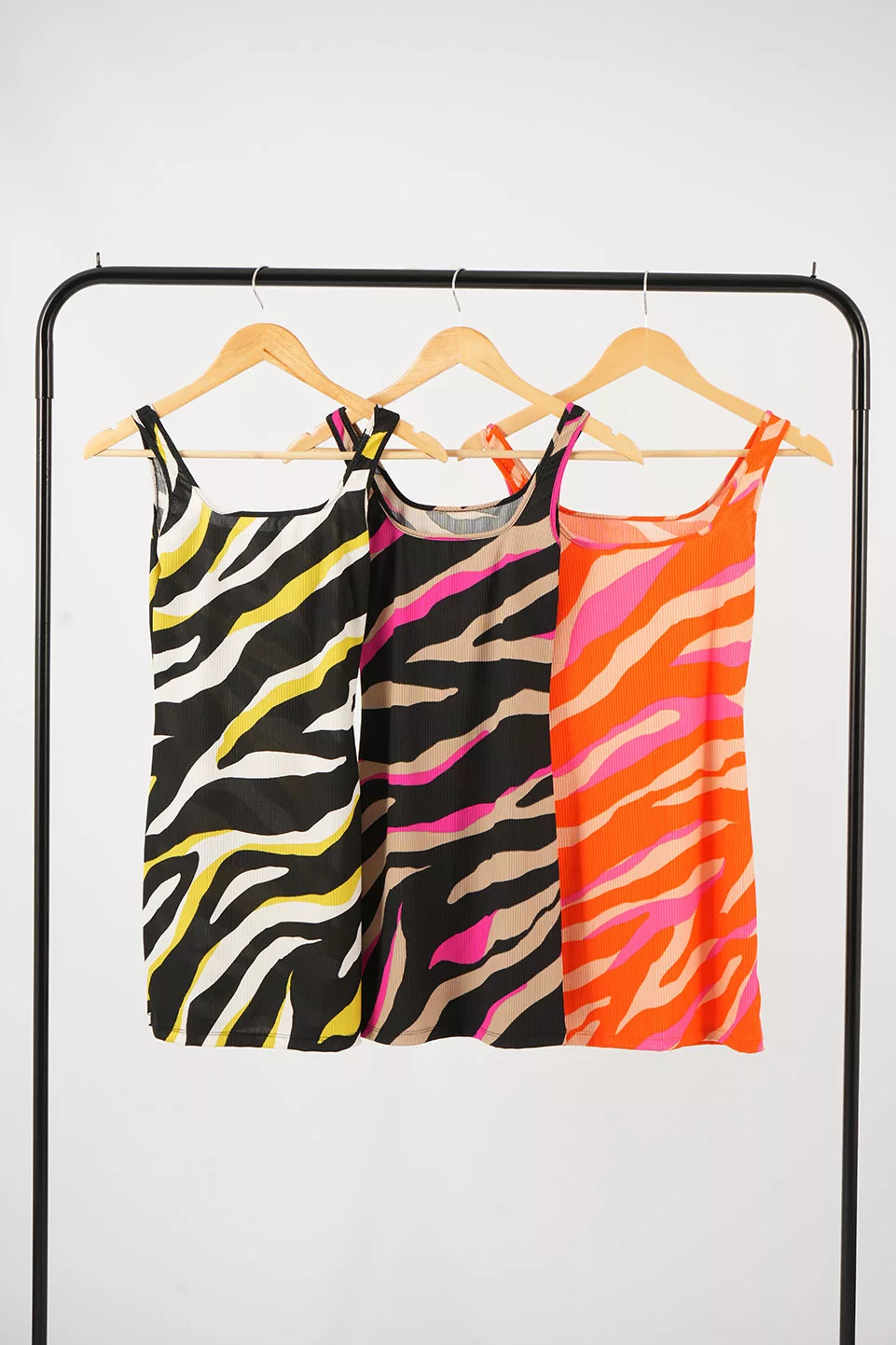 V128 - VESTIDO LOUIS ESCOTE CUADRADO MORLEY ESTAMPADO - Imagen 4