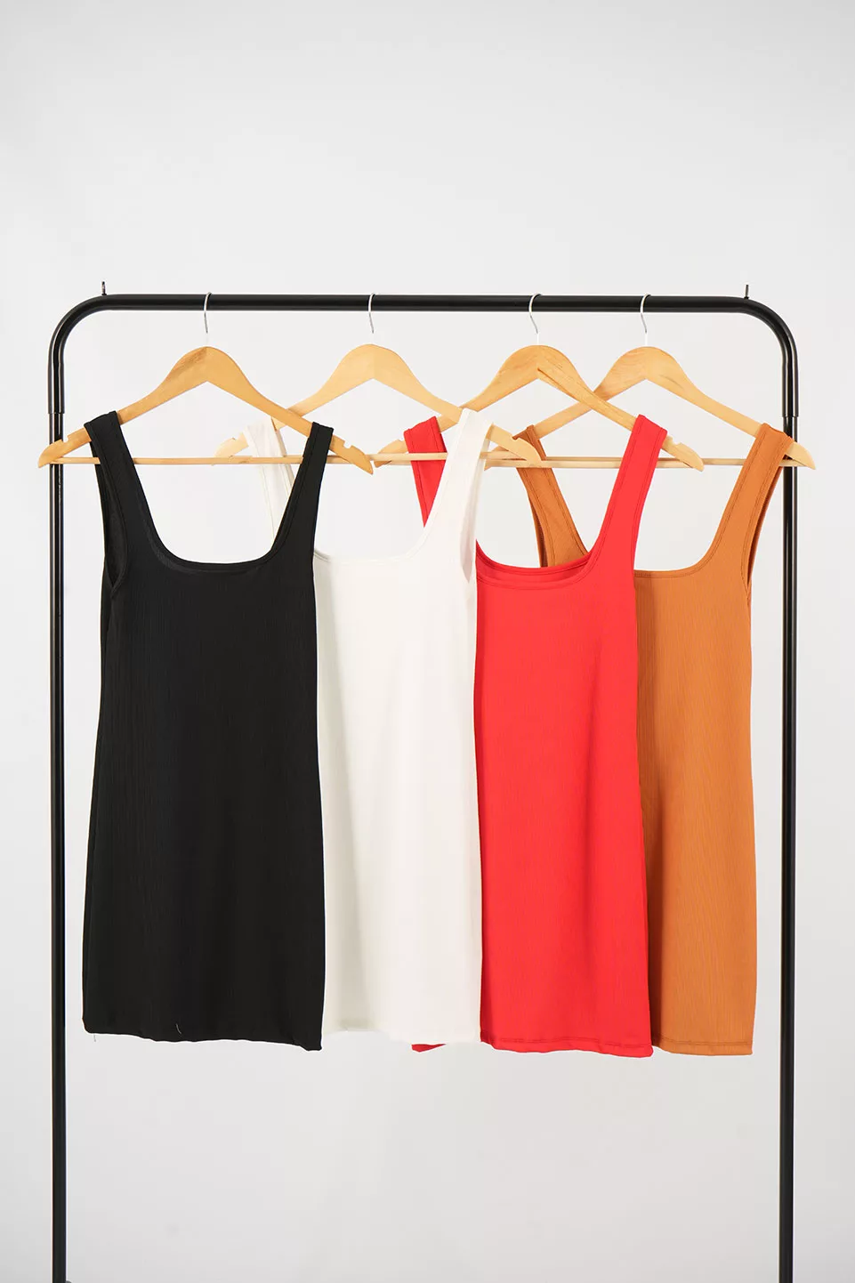 V120 - Vestido Basic Escote Cuadrado Entallado Morley Microfibra - Imagen 3