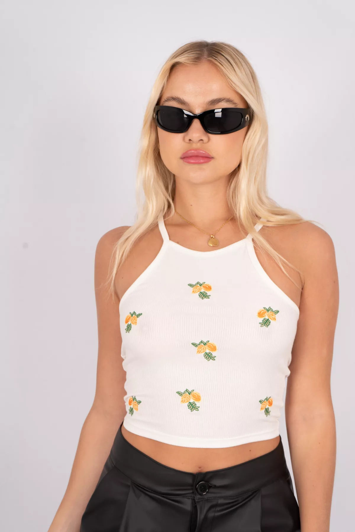 T597 - Top Flowers Bordado Delantero Morley Finito