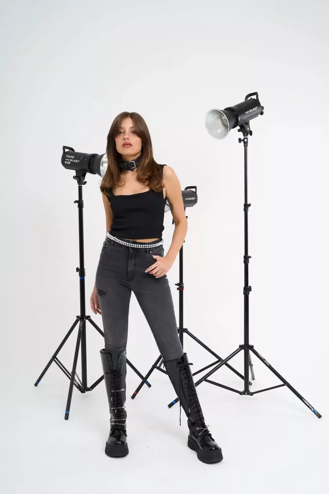 Alternative view of Sd313 - Jean Chupín Gris Elastizado Con Roturitas (Lira)