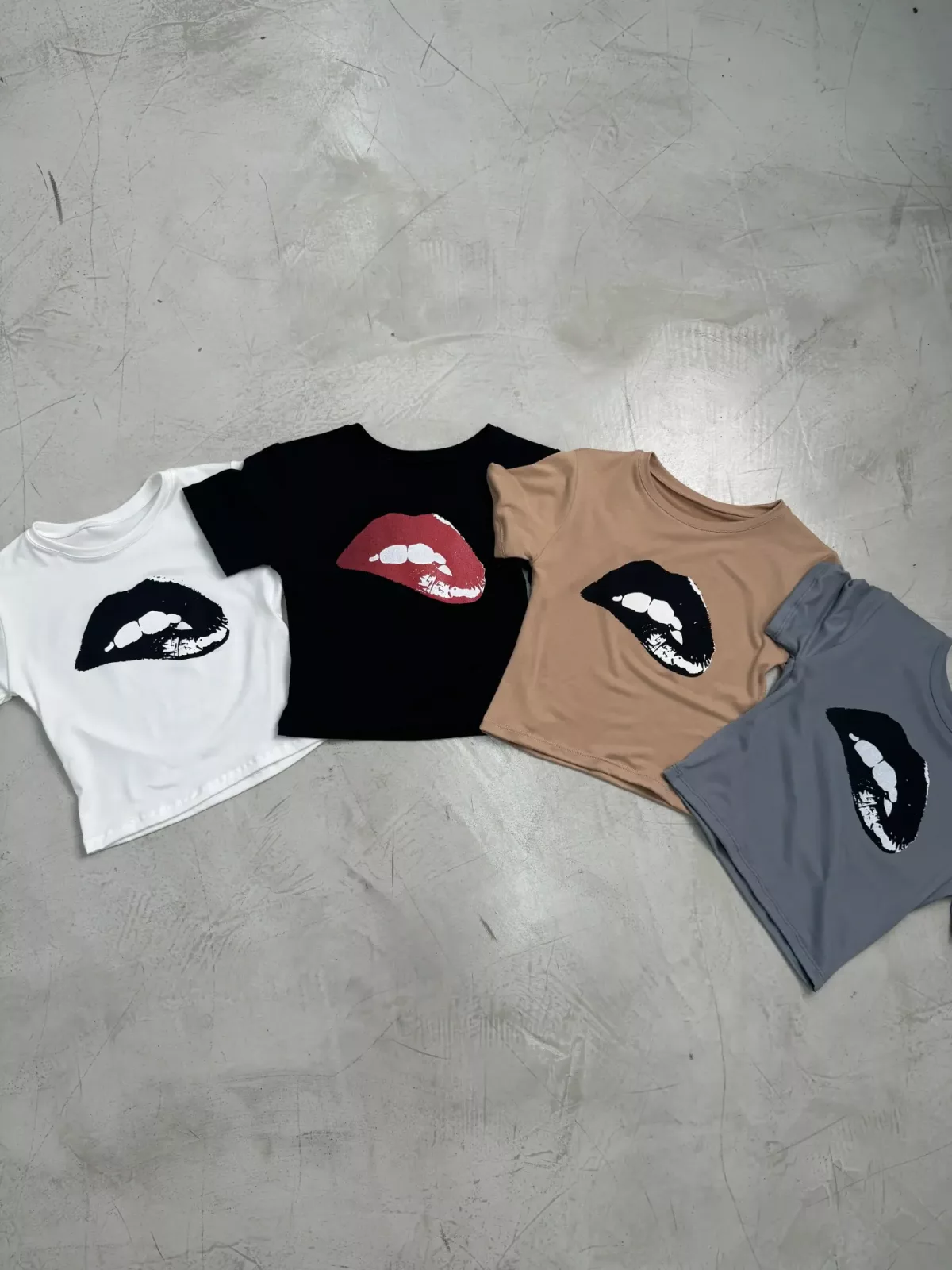 R155F - Remera Bite Estampado Delantero Modal Soft
