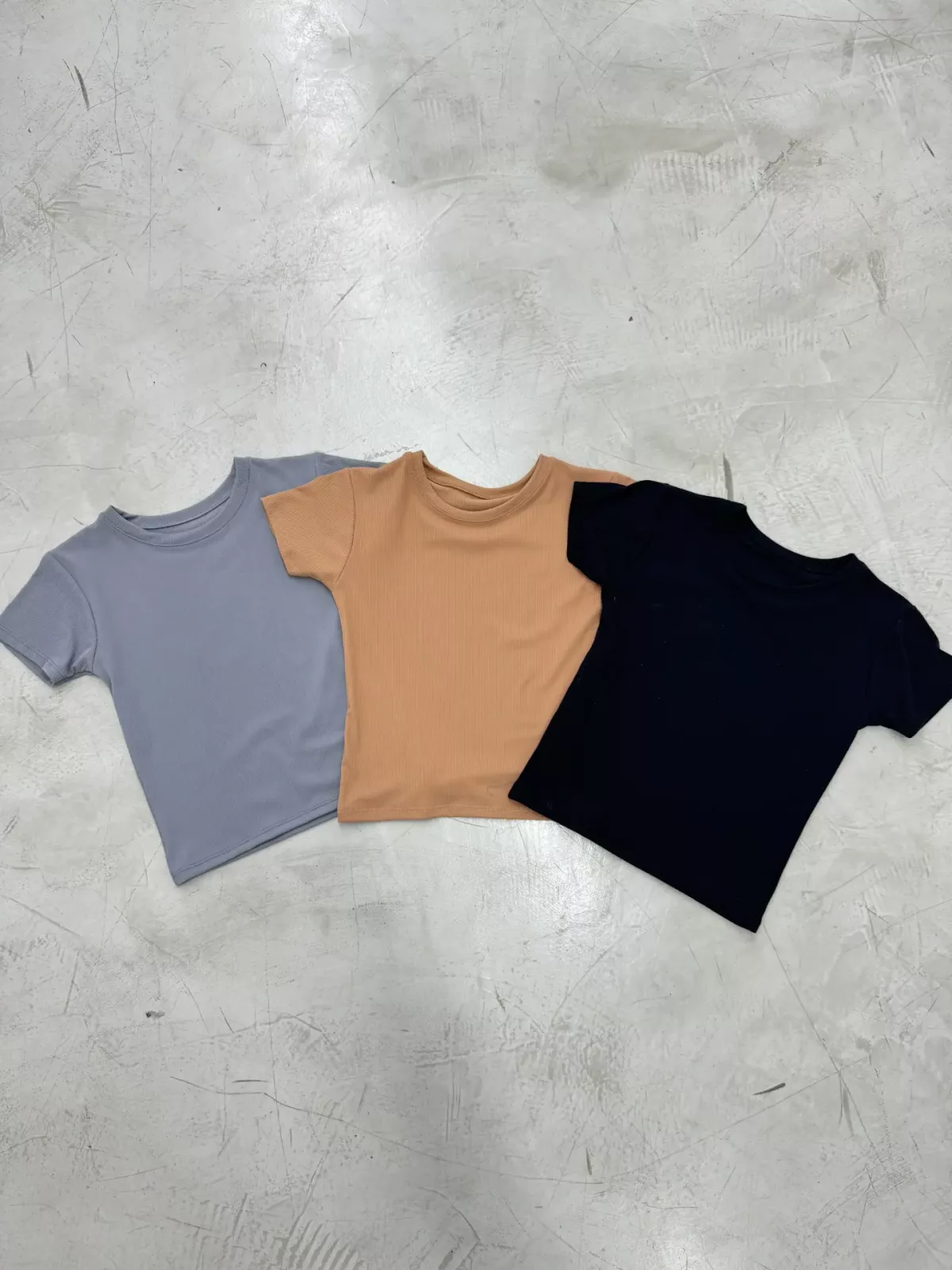 R068K - Remera Sally Basica Cuello Redondo Morley