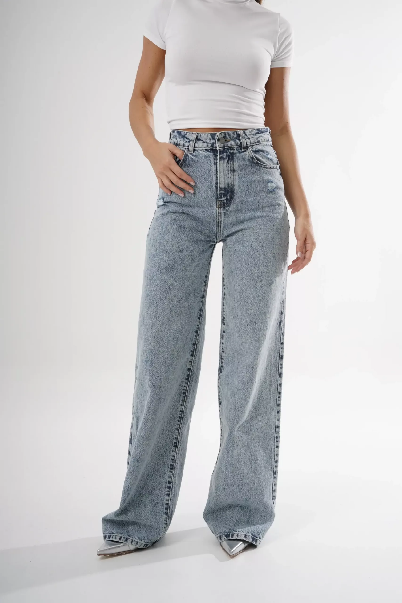 SD332 - Wide Leg Con Roturas Nevado Rígido (Clara)