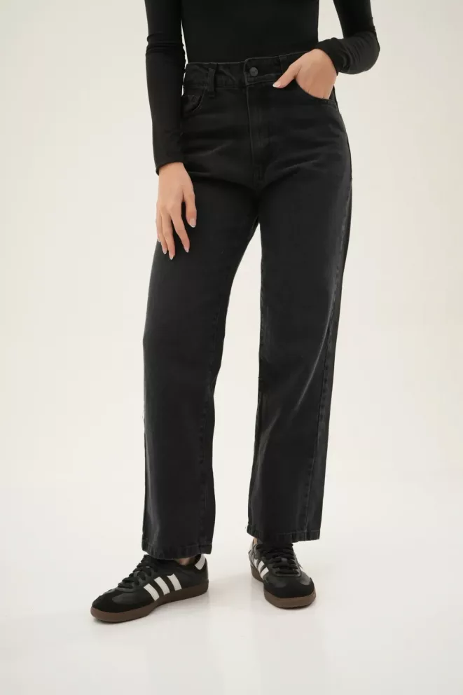 SD417 - Straight Cropped Denim Gris Con Bigotes Rígido (Anastacia)