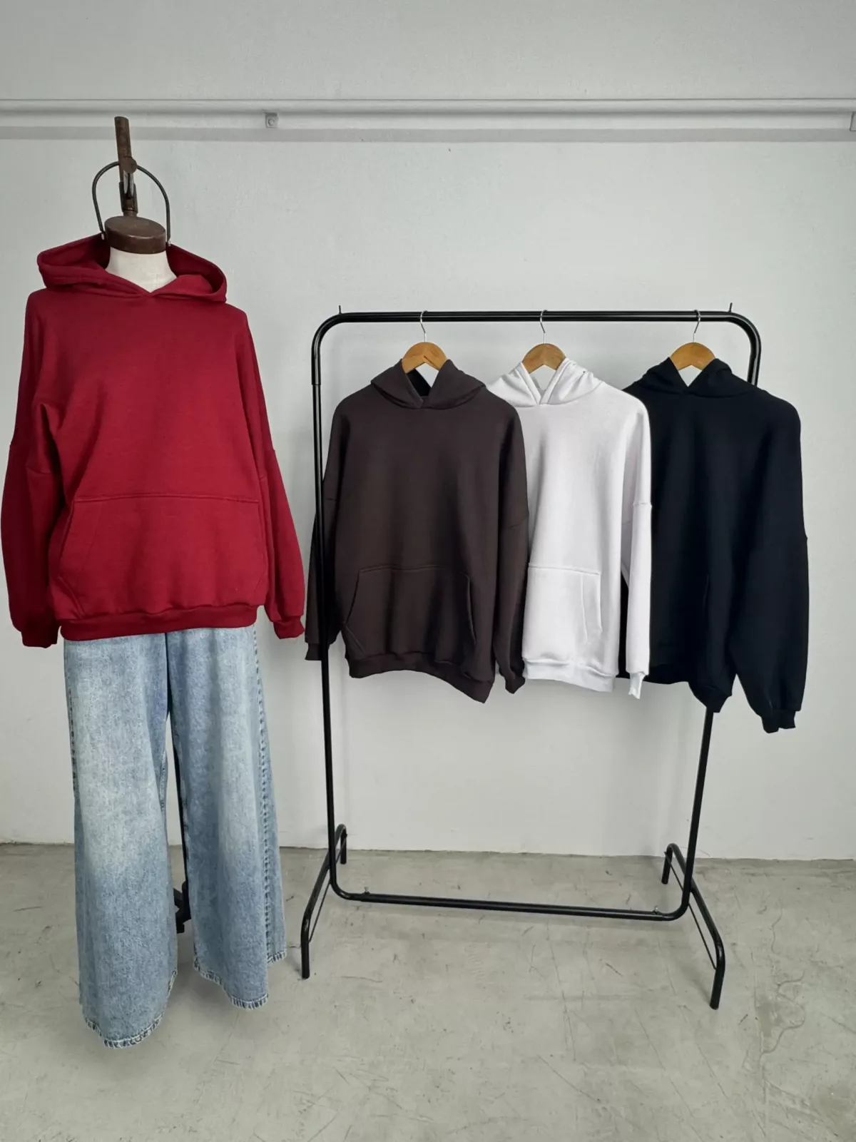 B103 - Buzo Hoodie Filomena Bolsillo y Capucha Friza