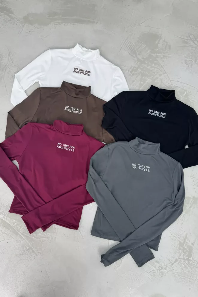 R170C - Polera No Time Bordado Delantero Modal Soft