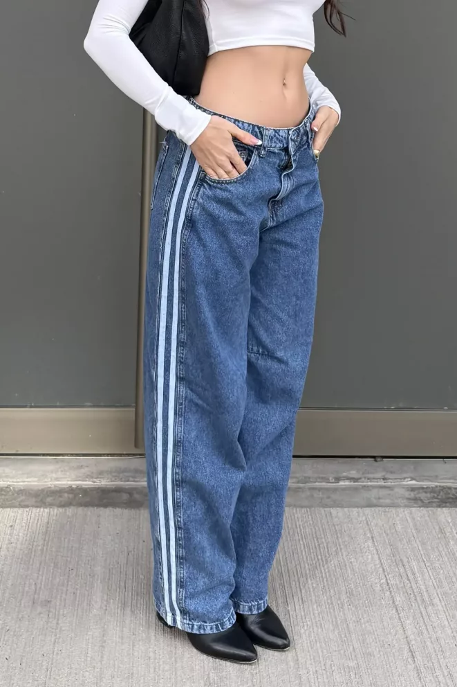 SD421 - Baggy Denim Tiro Bajo Celeste Rígido Con Tiras Laterales (Malu)