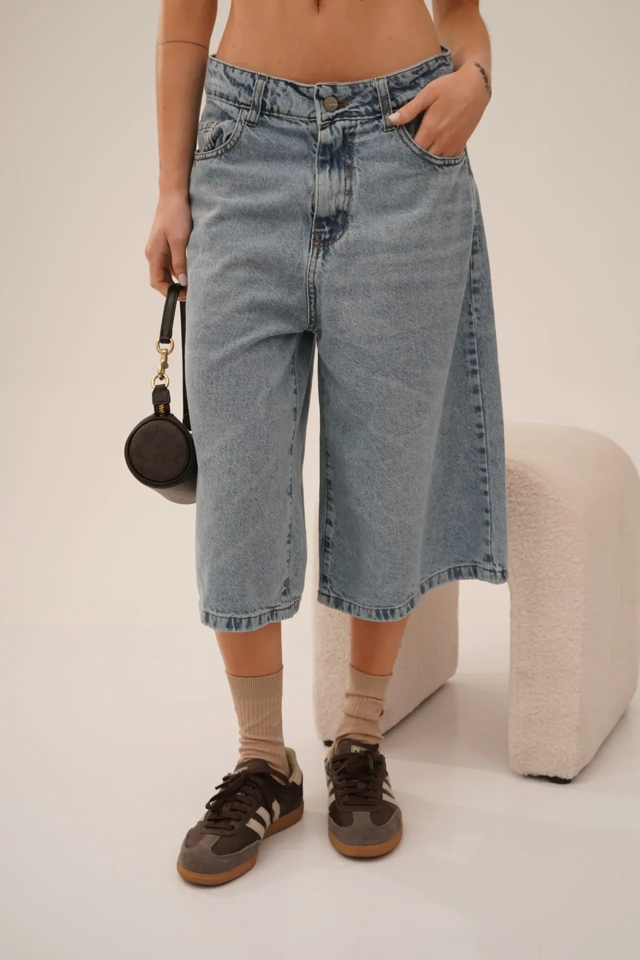 SD426 - Bermuda Baggy Denim Celeste Rígido (Tati) - Imagen 4