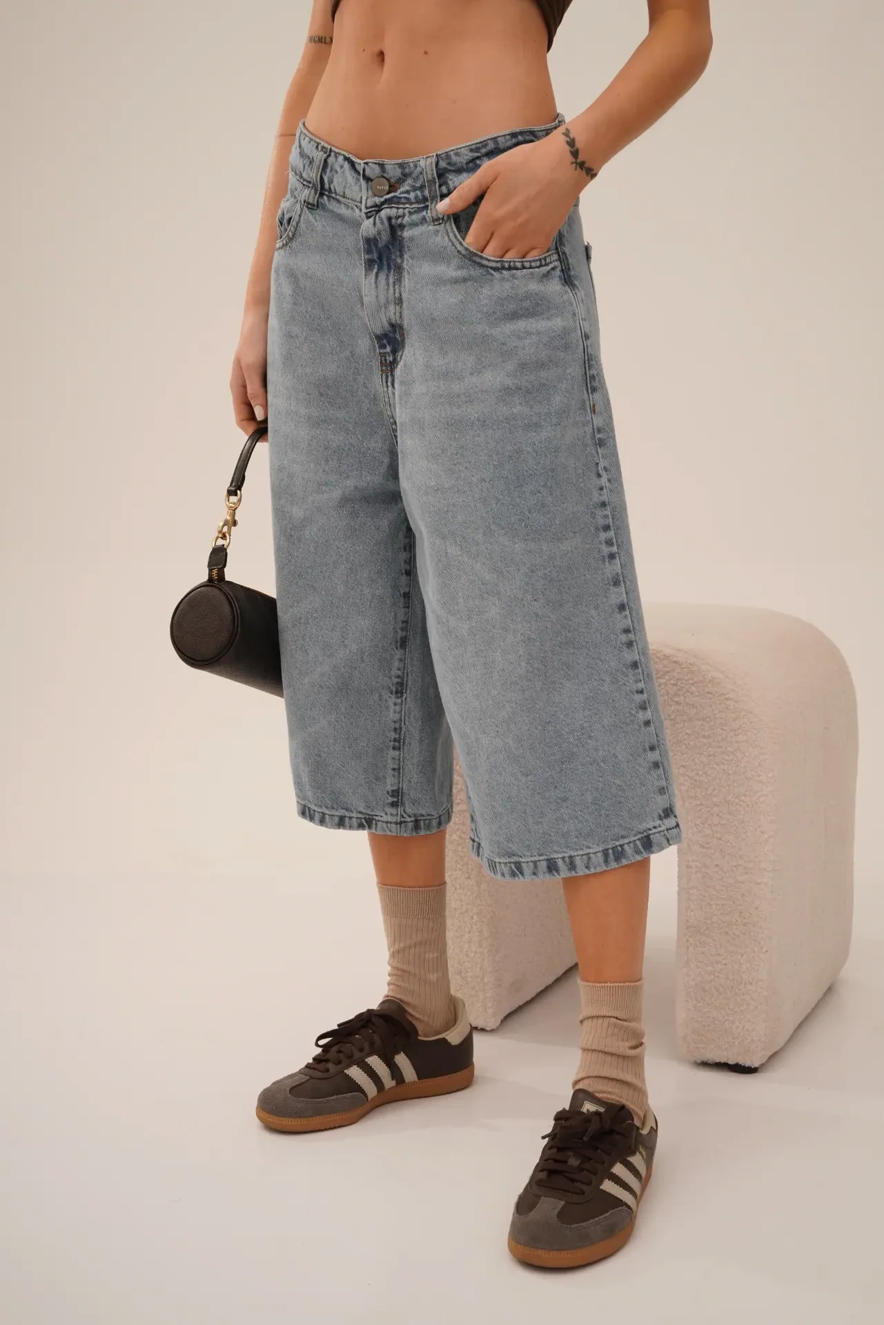 SD426 - Bermuda Baggy Denim Celeste Rígido (Tati)