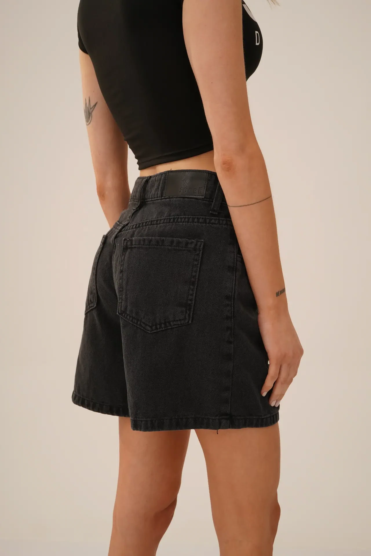 SD425 - Bermuda Denim Negro Rígido (Alba) - Imagen 4