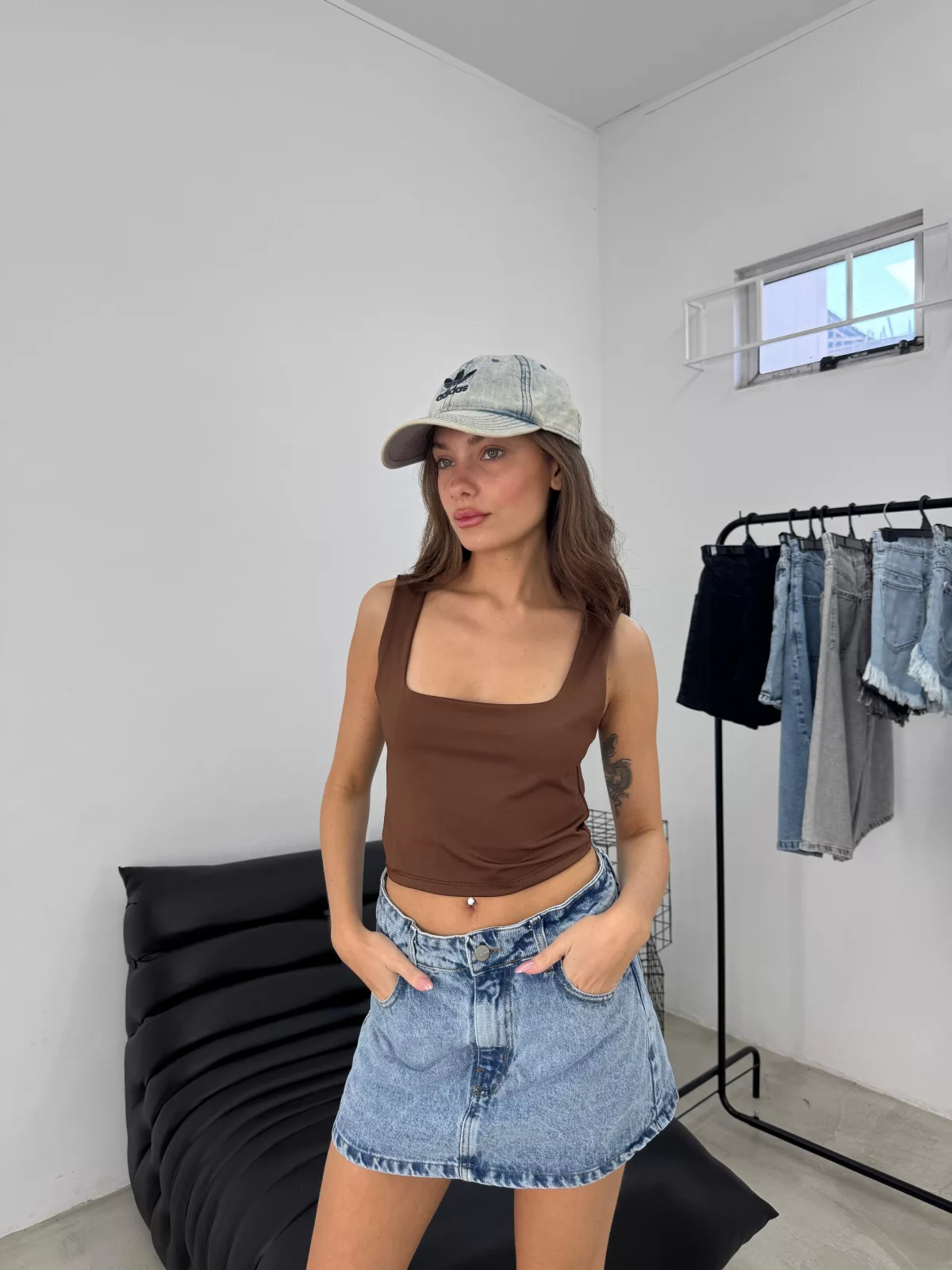 T758A - Musculosa Prada Escote Cuadrado Basico Doble Microfibra