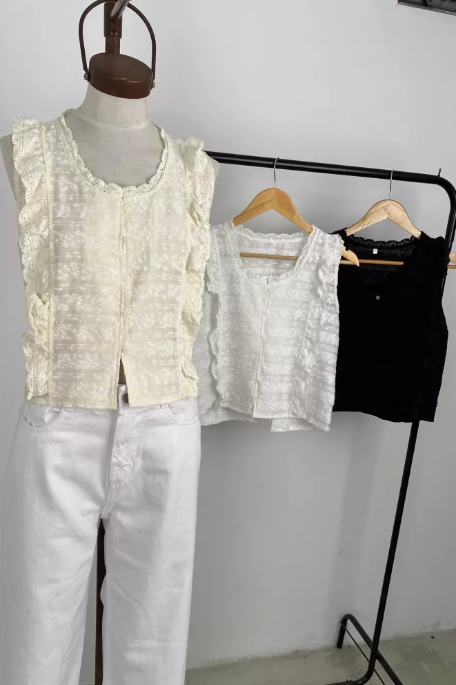 Alternative view of IMPS311 - Blusa Ginny Con Volados y Puntilla