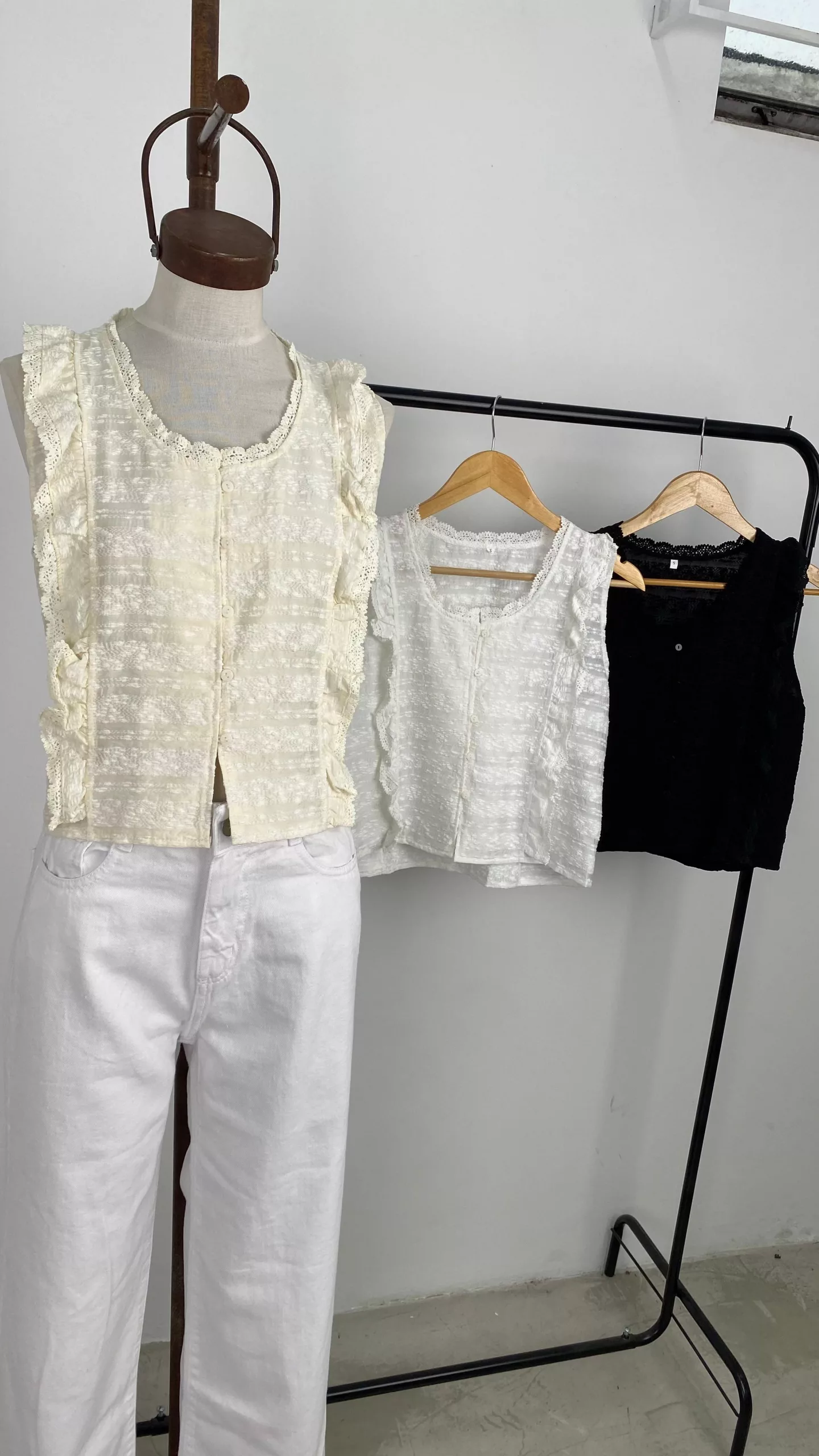 IMPS311 - Blusa Ginny Con Volados y Puntilla - Imagen 2