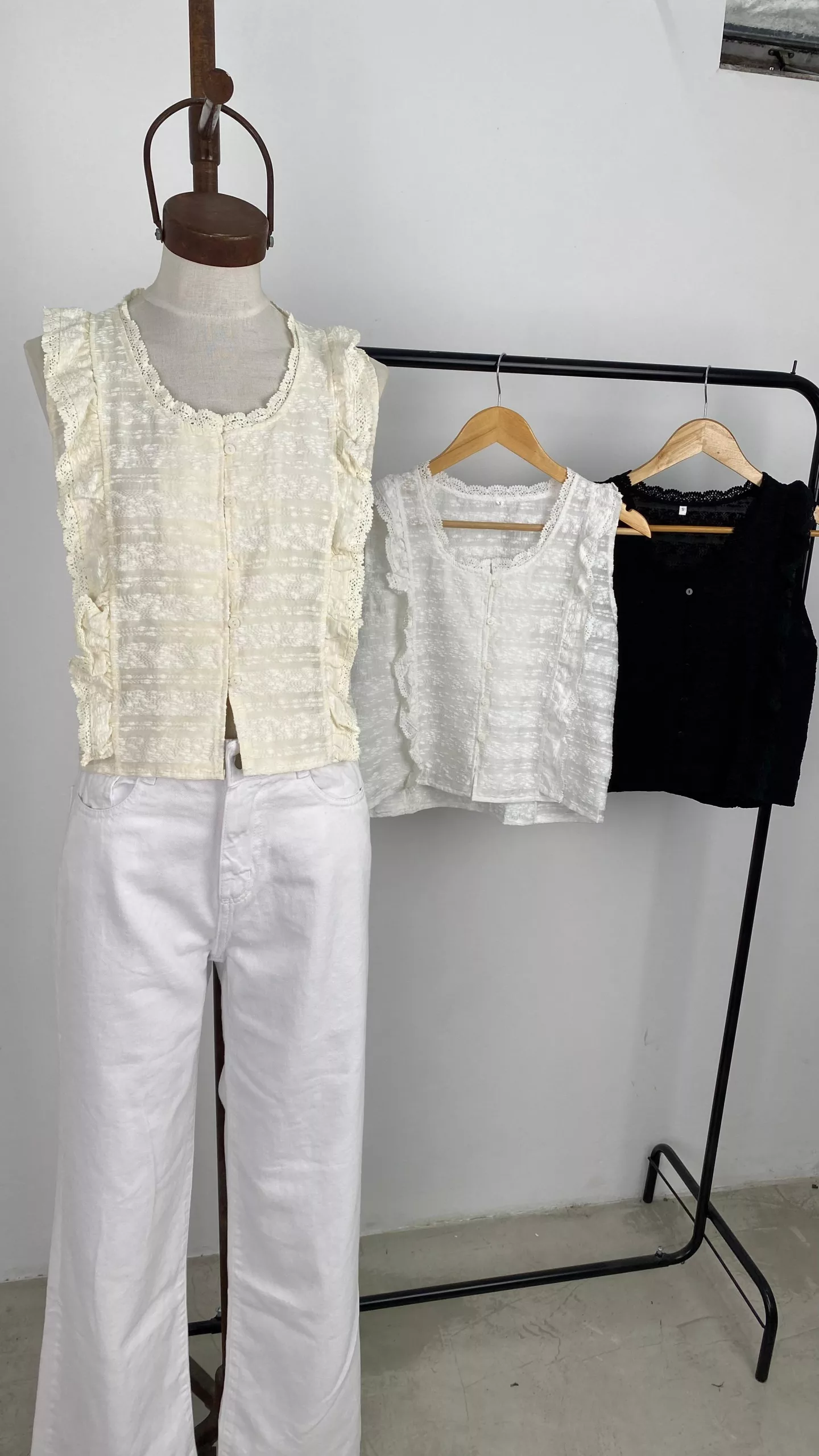 IMPS311 - Blusa Ginny Con Volados y Puntilla