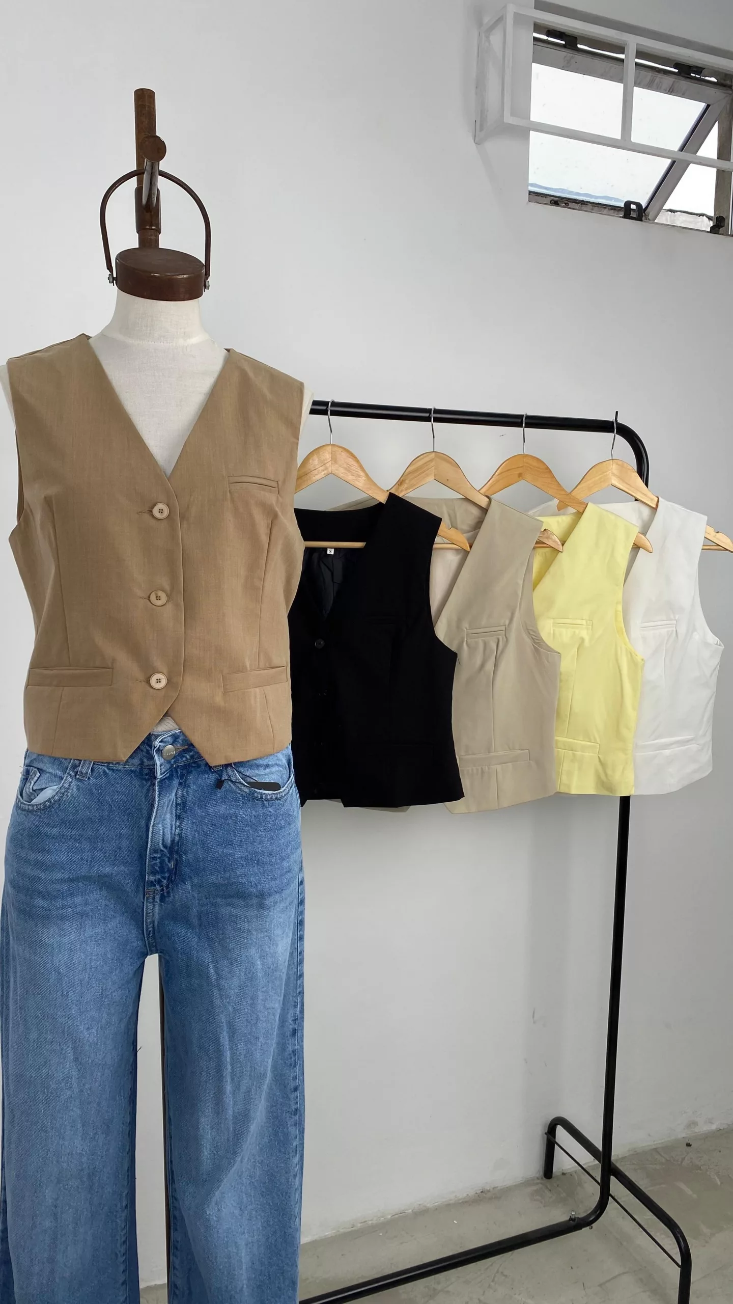 IMPS310 - Chaleco Oakley Clasico Sastrero 3 Botones