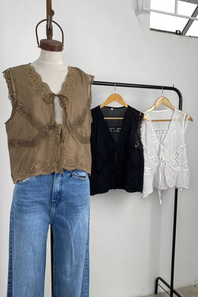 IMPS315 - Blusa Margaret Bordado Para Atar