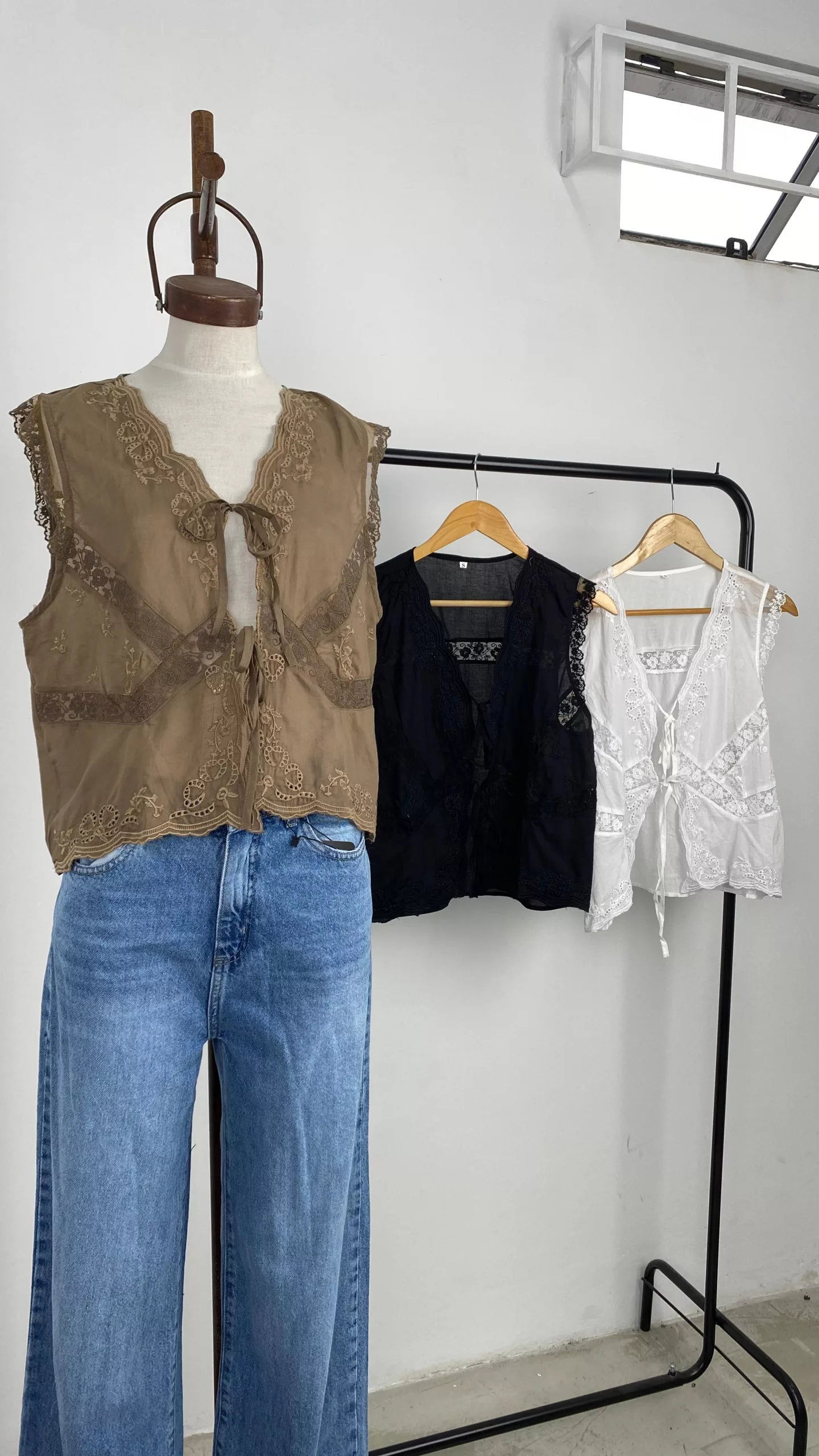 IMPS315 - Blusa Margaret Bordado Para Atar