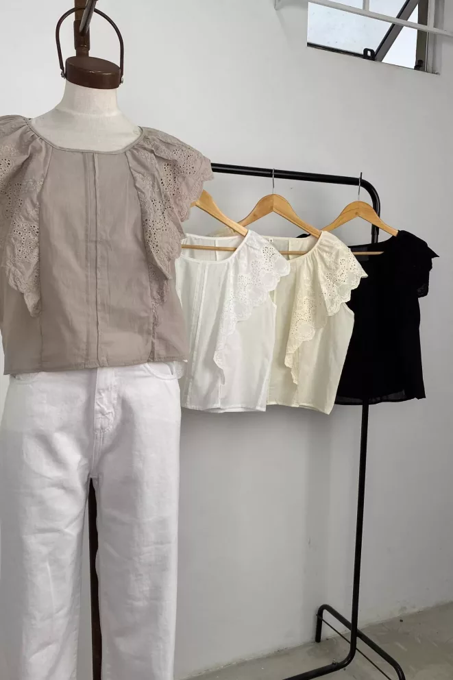 Alternative view of IMPS302 - Blusa Willow Cuello Redondo Con Volados