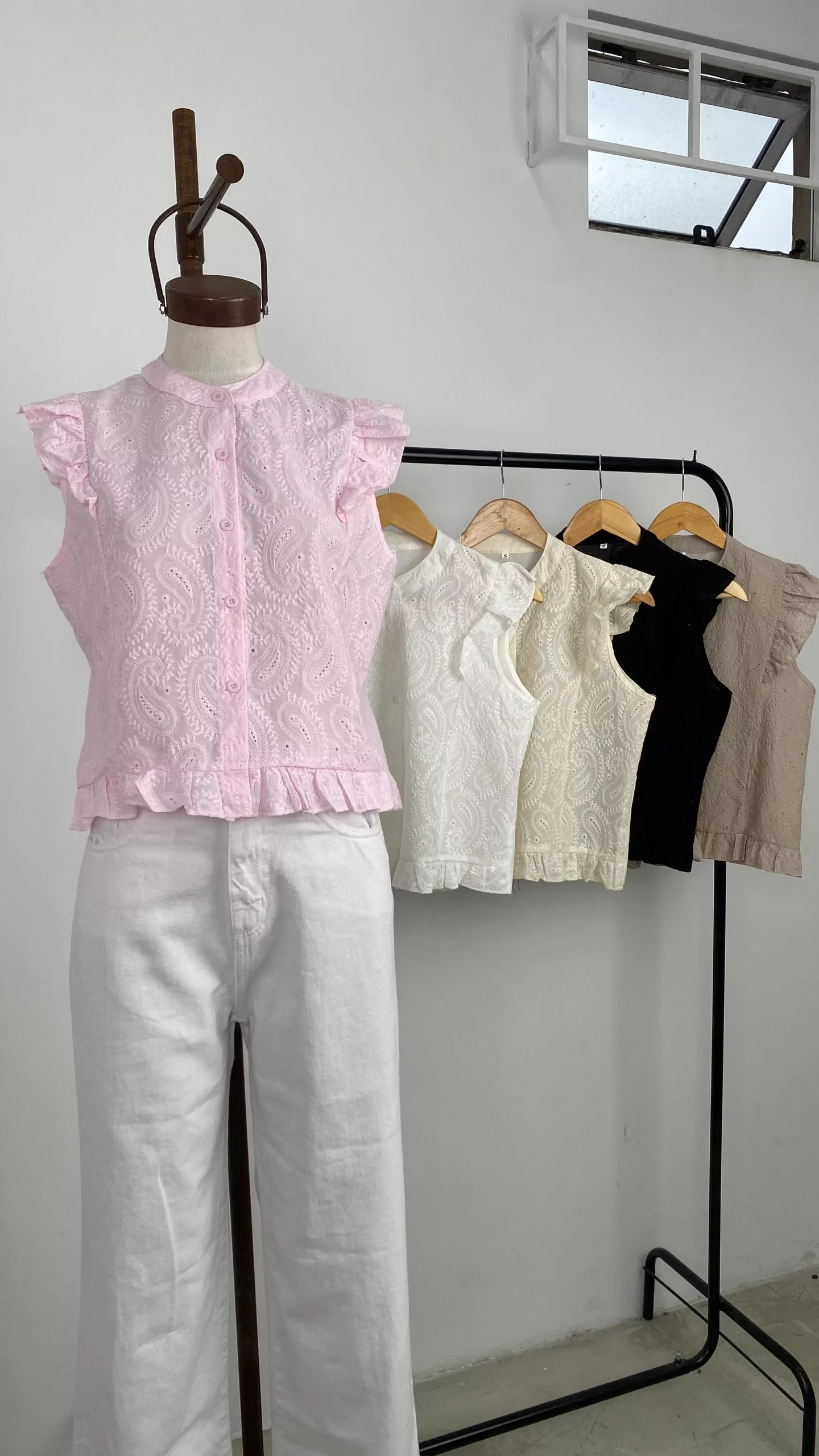 IMPS303 - Blusa Gemma Broderie Bordado Cuello Mao