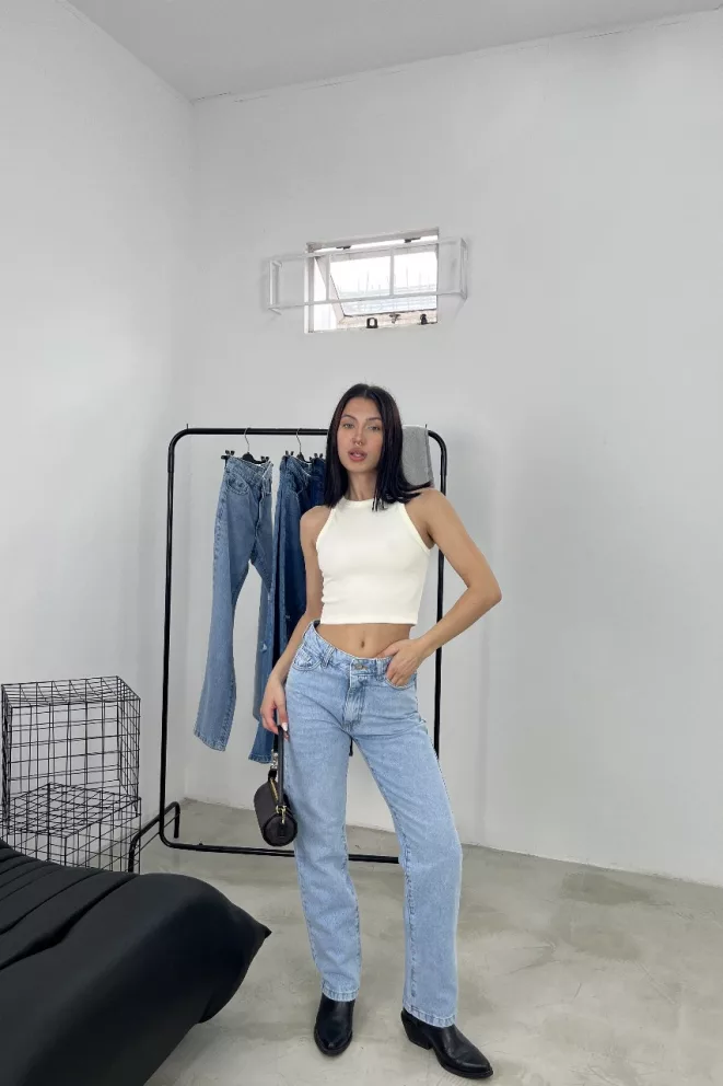 SD446 - Straight Cropped Denim Celeste Rígido (Canela)