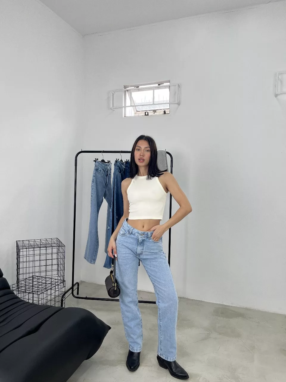 SD446 - Straight Cropped Denim Celeste Rígido (Canela)