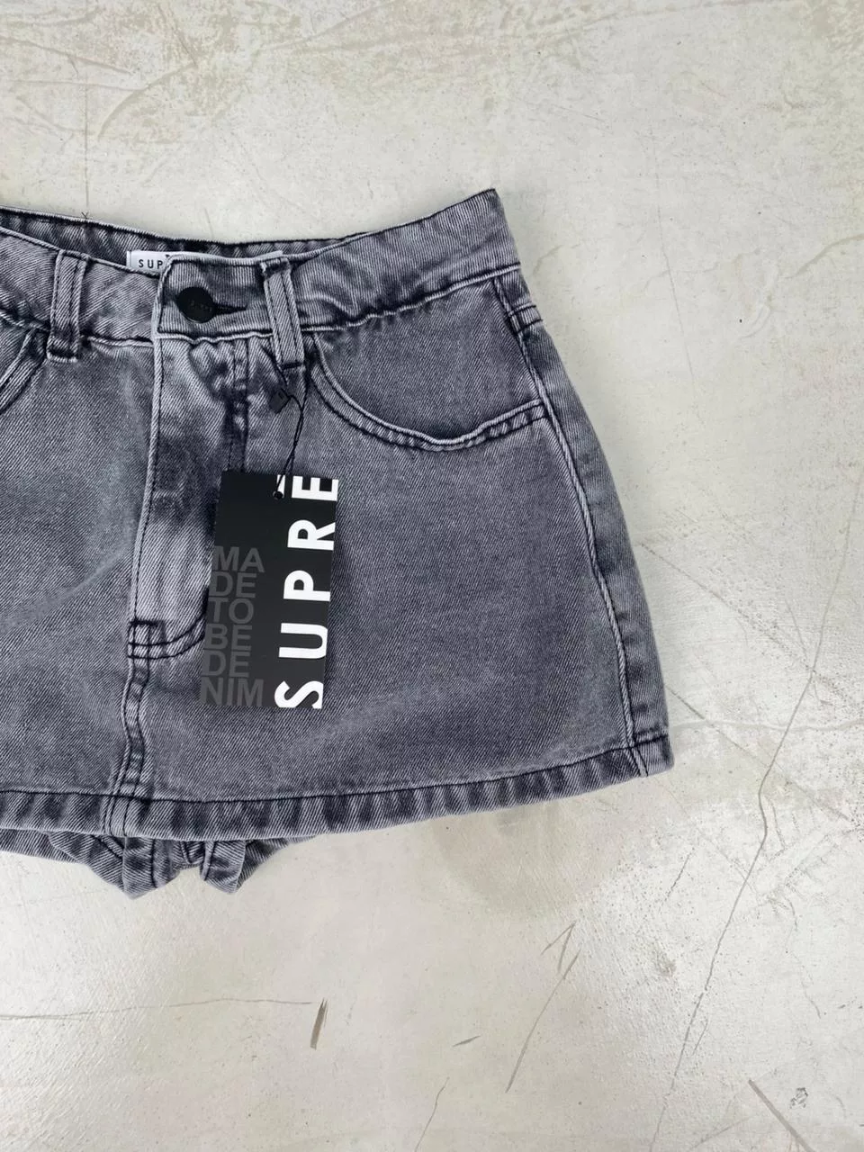 Sd449 - Mini Skort Tiro Bajo Denim Gris Rígido (Audrey) - Imagen 2