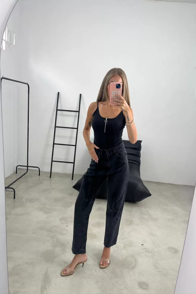 SD450 - Mom Denim Negro Rigido (Delhi)