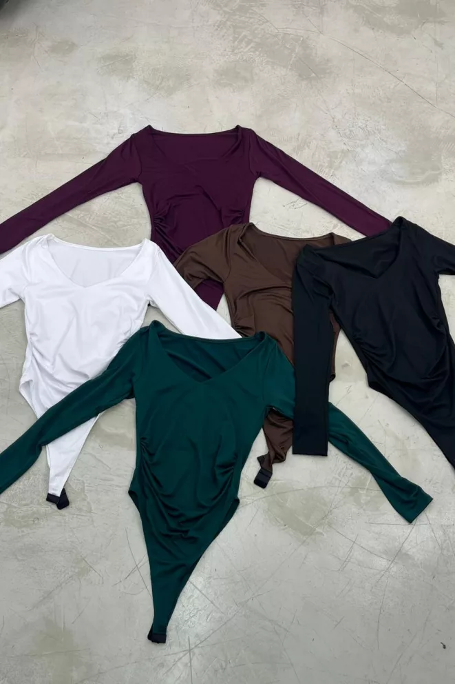 D101 - Body Solenne Escote V Manga Larga Frunce Lateral Modal Soft