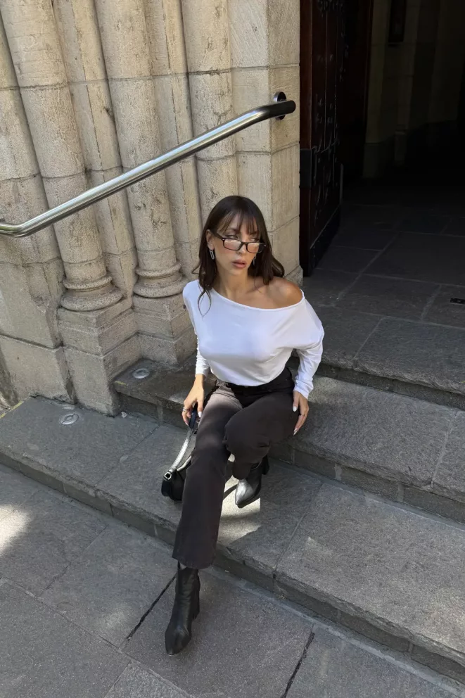 Alternative view of T844 - Top Avoria Cuello Bote Manga Larga Modal Soft