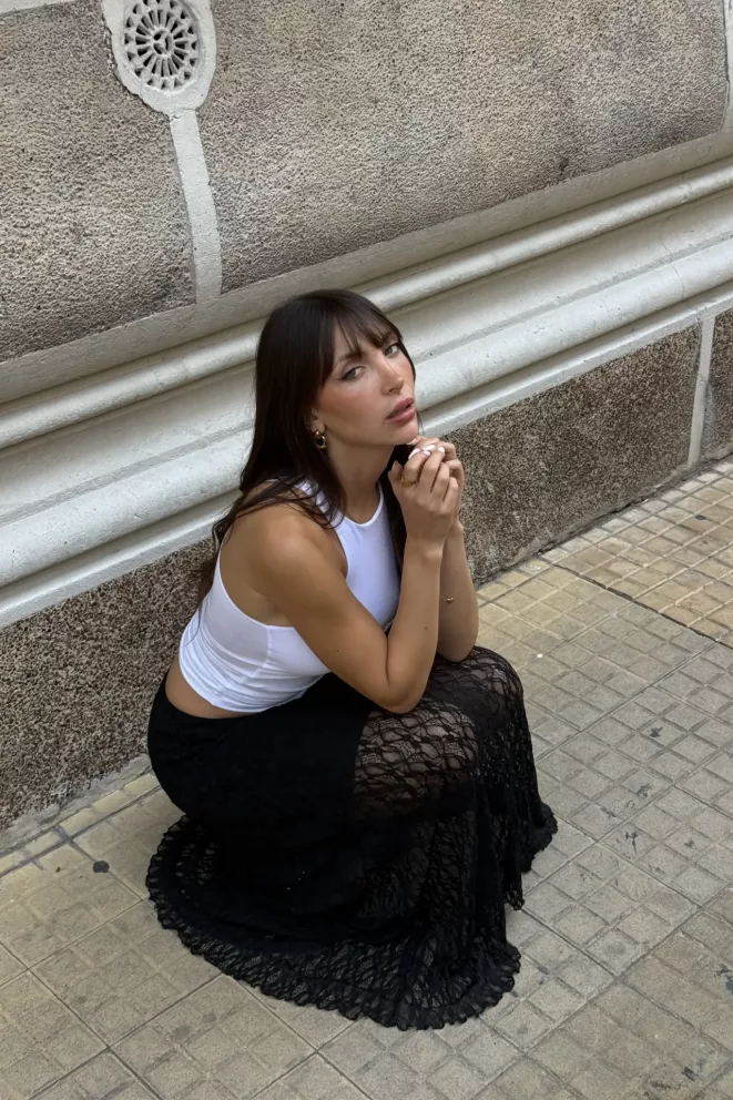 S164 - Pollera Elaria Recortes Encaje