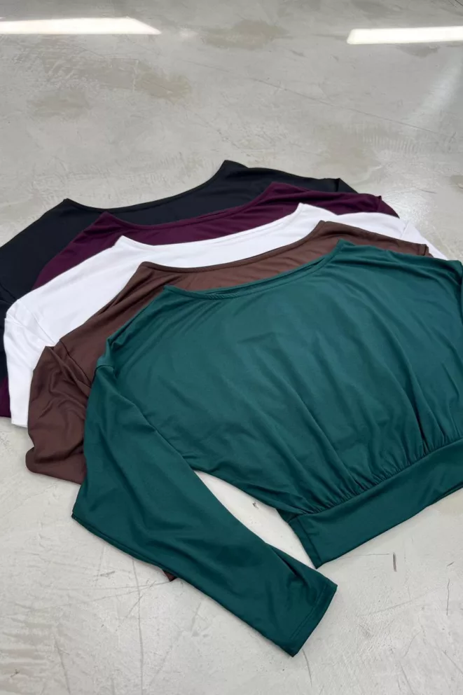 T844 - Top Avoria Cuello Bote Manga Larga Modal Soft