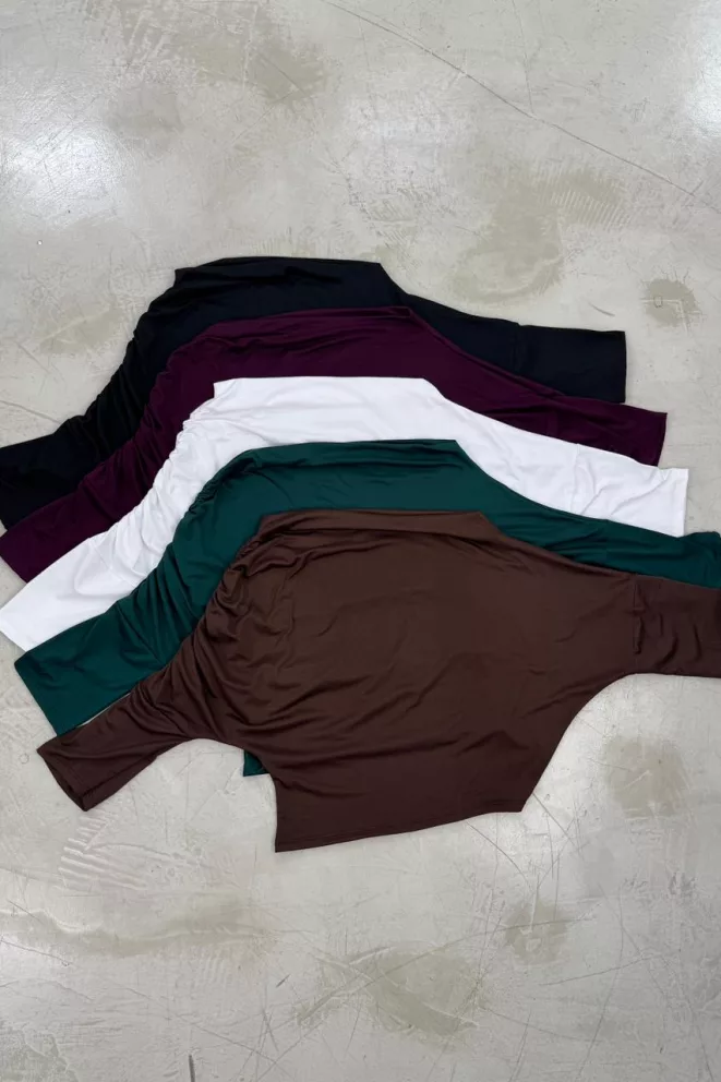 Alternative view of T836 - Camiseta Darlene Cuello Bote Asimetrico Manga Larga Modal Soft