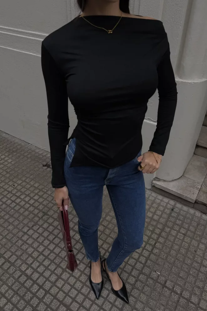 T832 - Camiseta Stariel Asimetrico Frunce Lateral Manga Larga Modal Soft