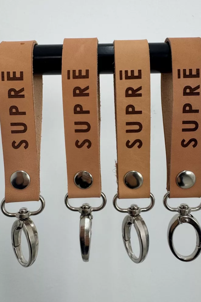 SUP02  - Colgante Cuero Supre