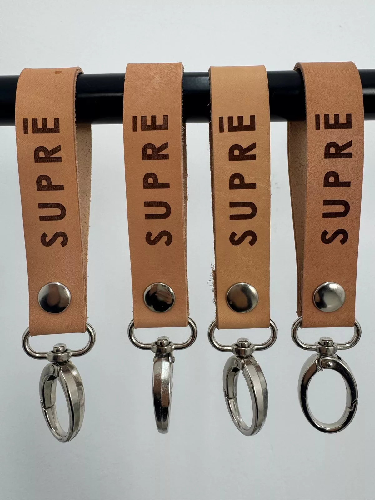 SUP02  - Colgante Cuero Supre