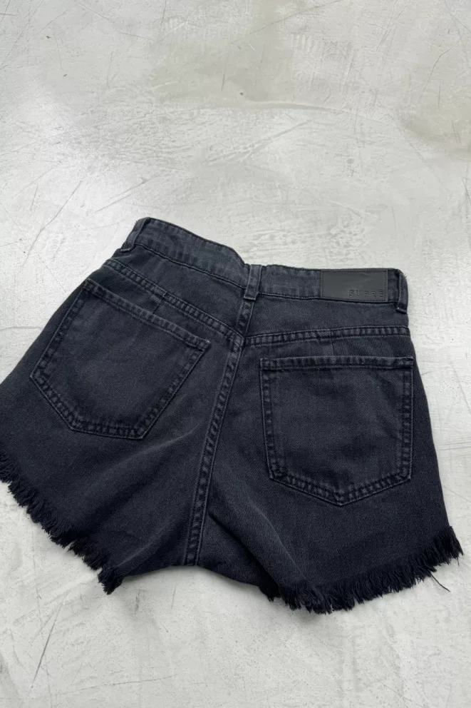Alternative view of SD374 - Short Denim Negro Rigido Desflecado Con Roturas (Laisa)