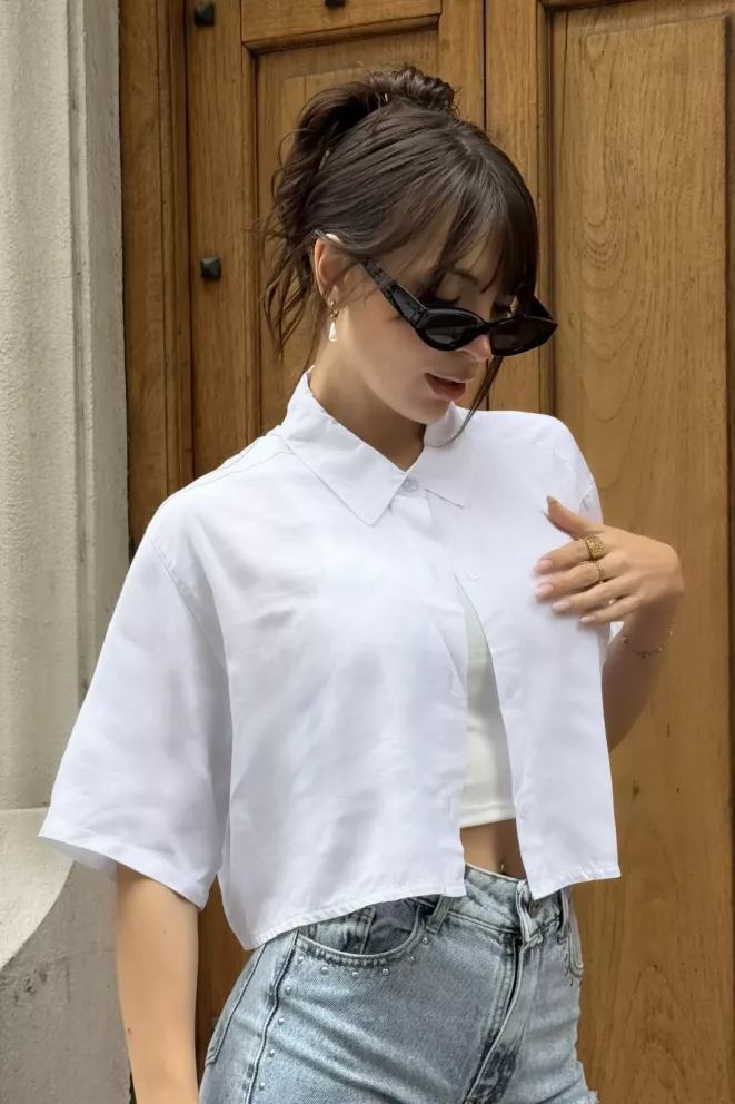 C115 - Camisa Abril Crop Manga Corta  Poplin Liso