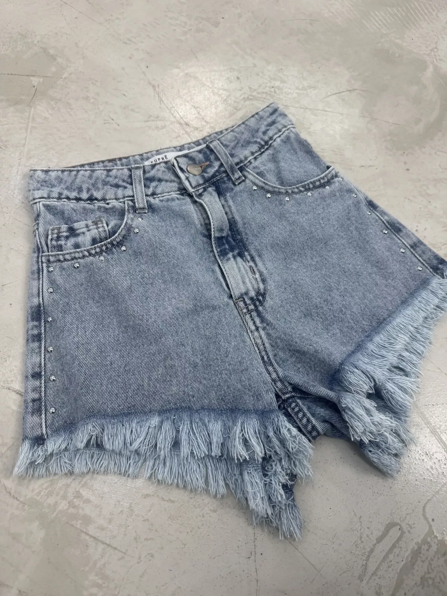 SD476 - Short Denim Celeste Rígido Tachitas (Petal)