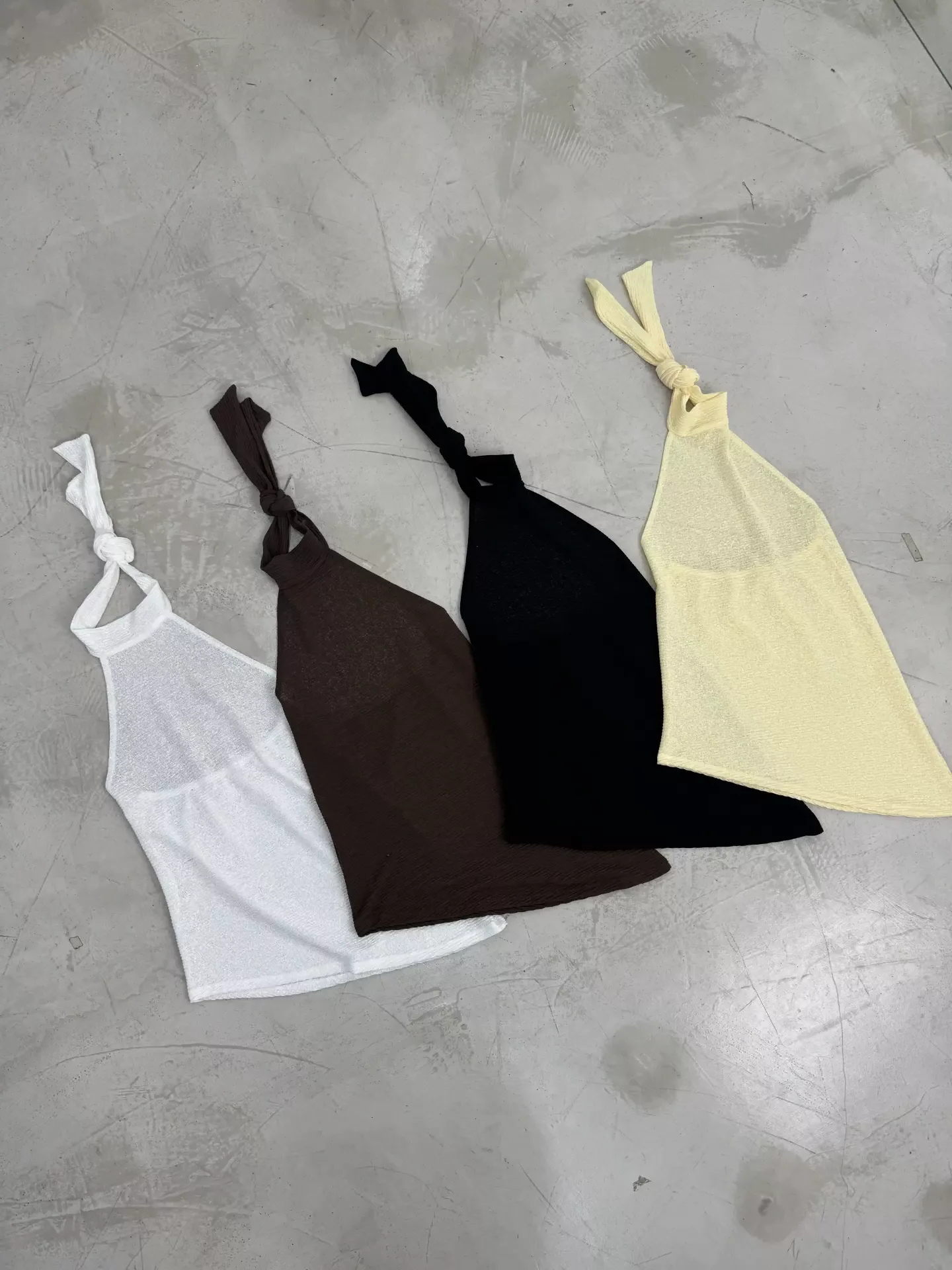 T861 - Top Elvin Cuello Halter Lazo Acalanado - Imagen 2