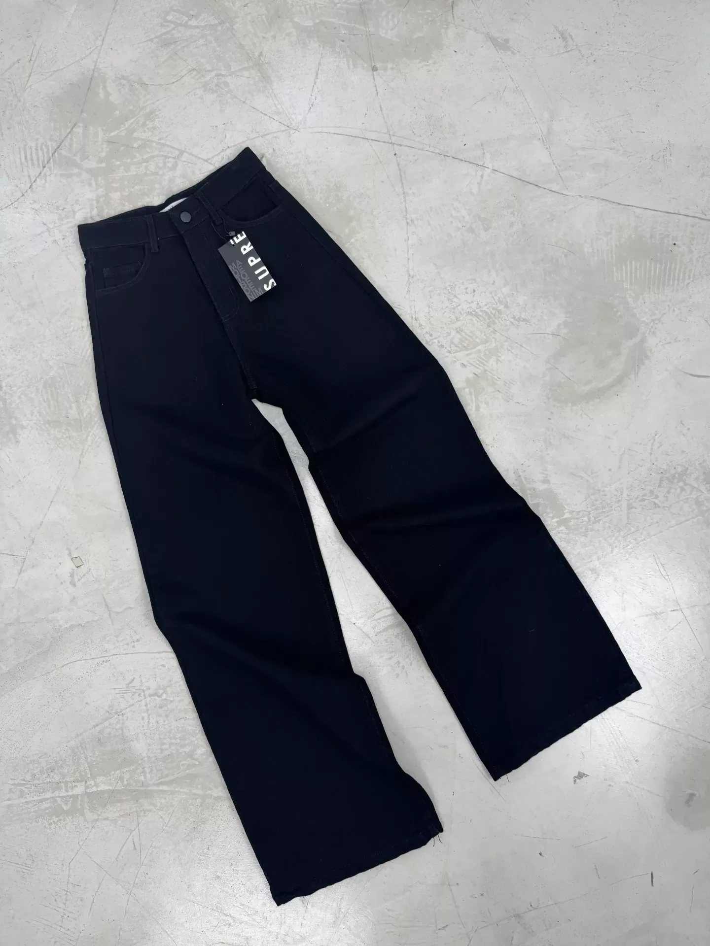 SD478 - Wide Leg Denim Negro Rígido (Vittoria)