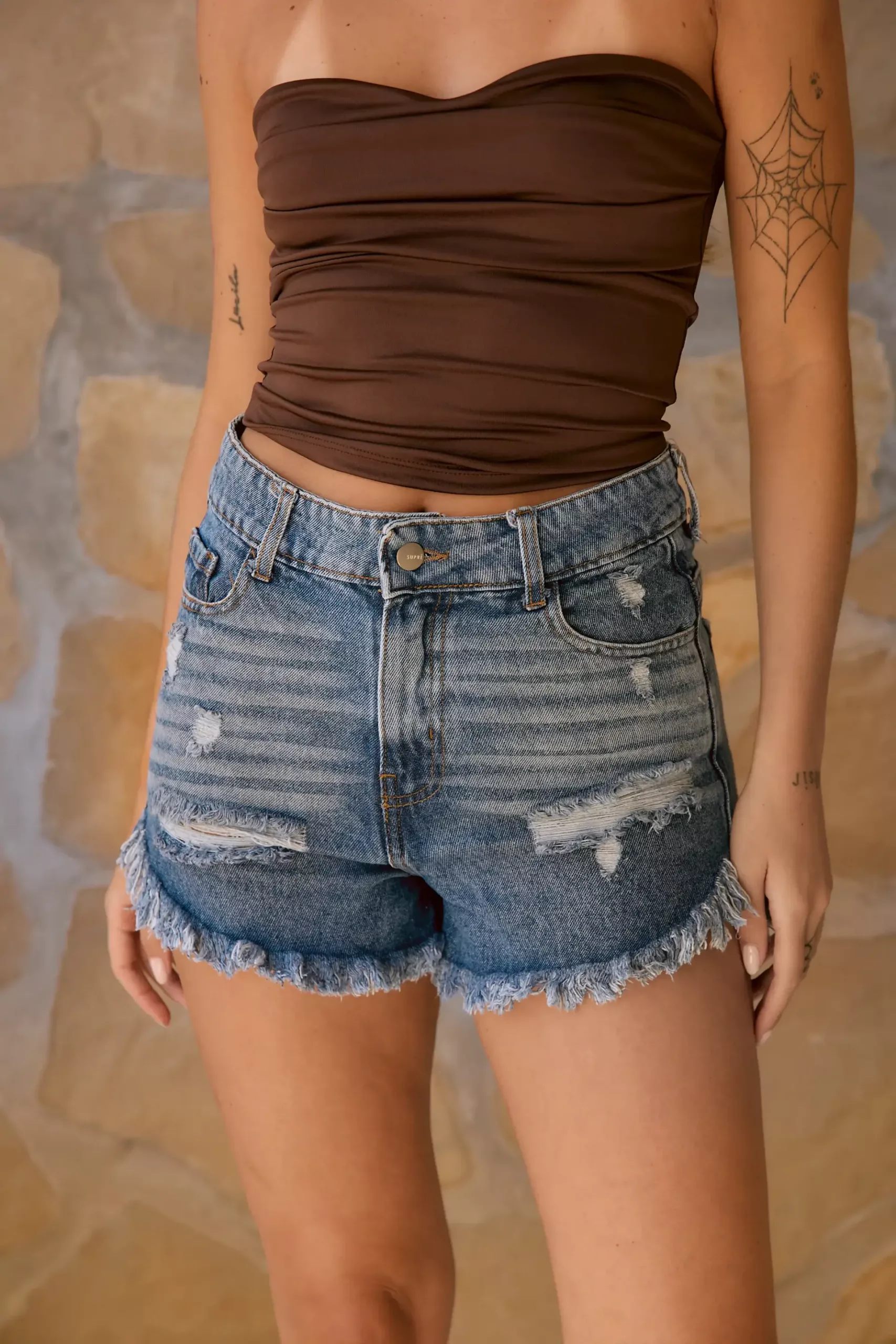 SD451 - Short Denim Azul Rigido Desflecado Con Roturas (Civara) - Imagen 2