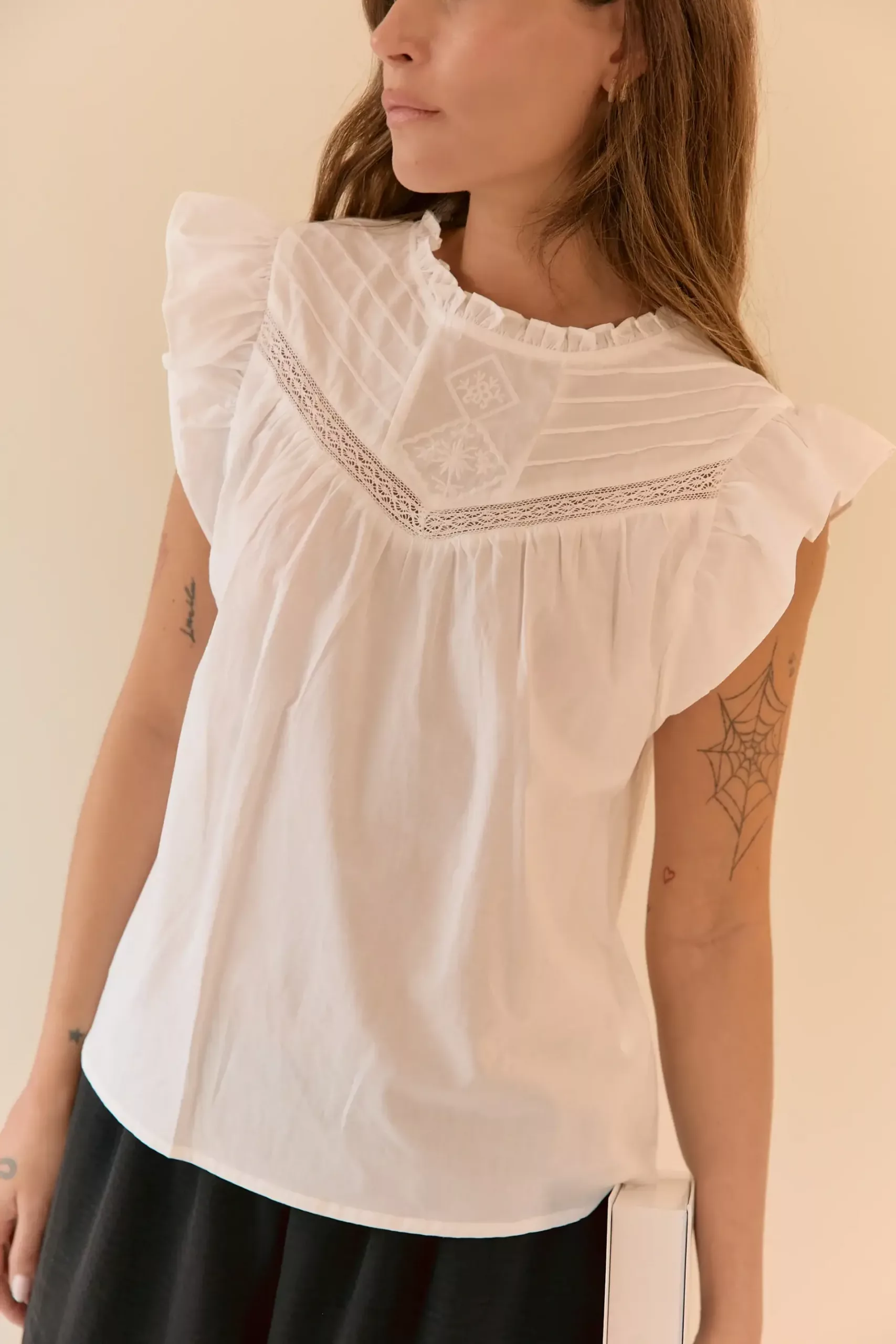 IMPS328 - Blusa Mistral Cuello Volado Alforza