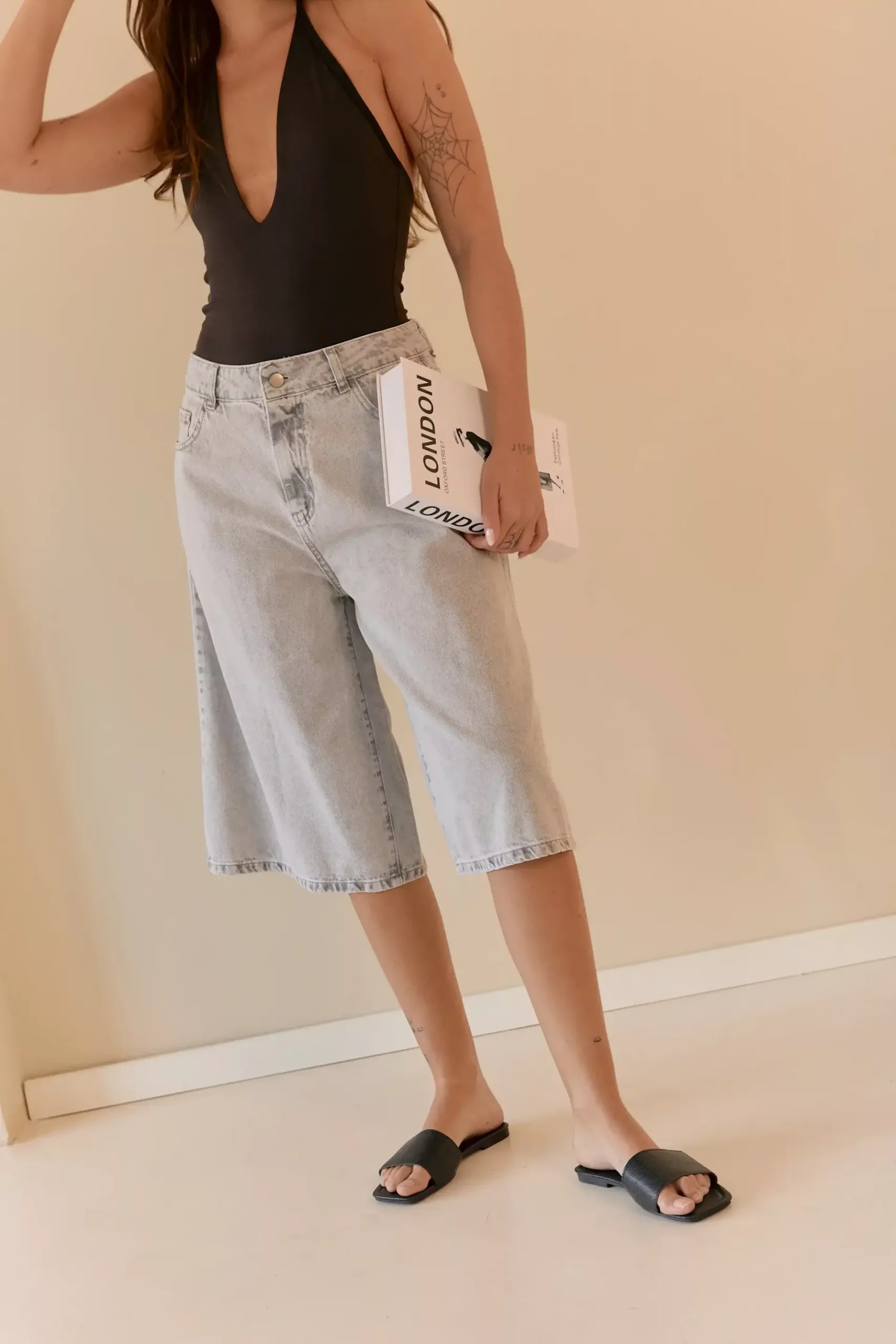 SD430 - Bermuda Baggy Denim Gris Rígido (Sheila)