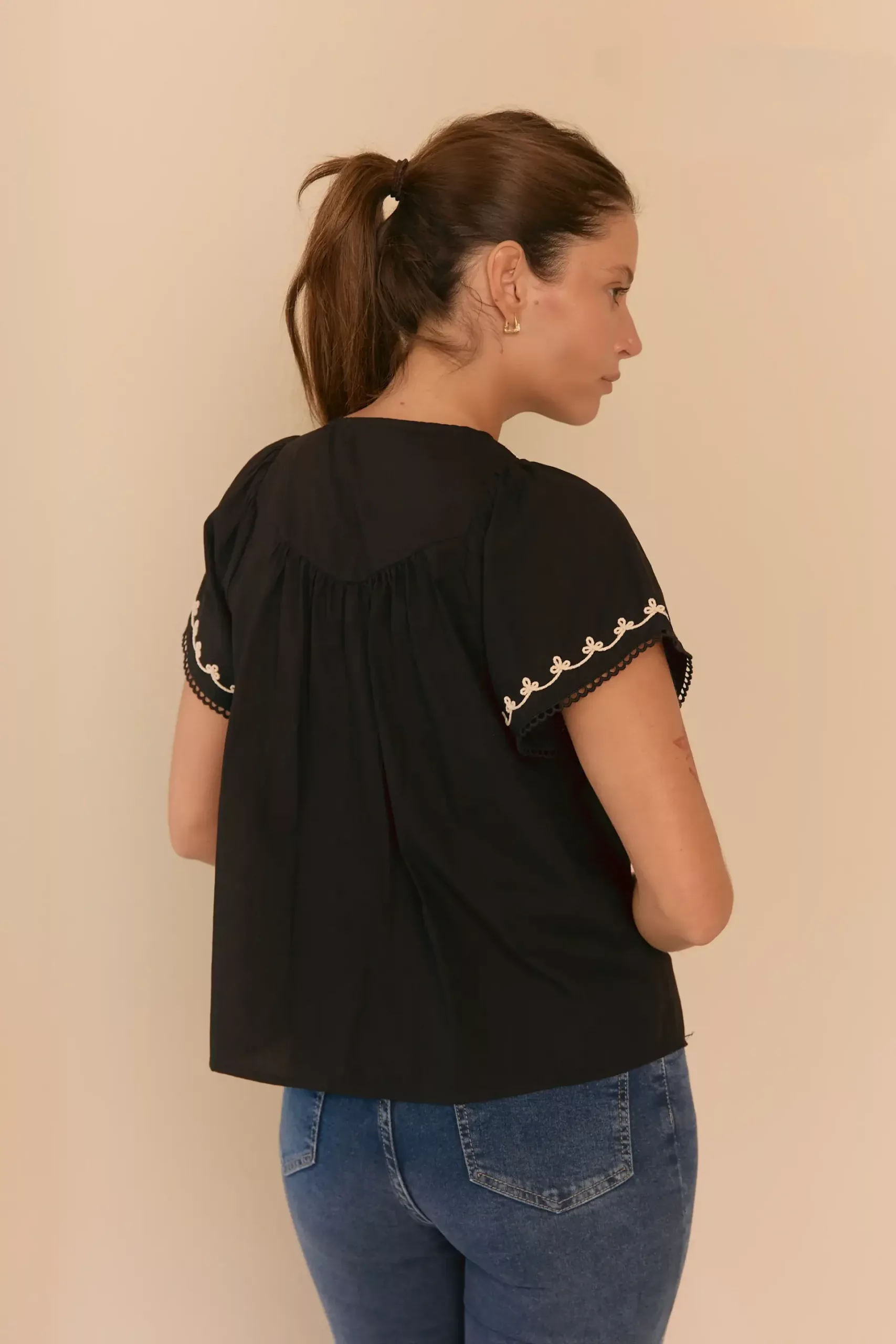 IMPS325 - Blusa Maveria Cordon Y Mangas Bordadas - Imagen 3
