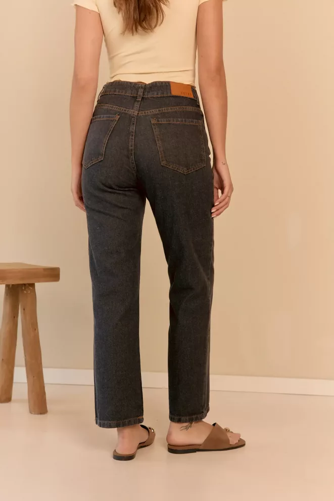 Alternative view of SD415 - Straight Cropped Denim Negro Gastado Rígido (Brown)