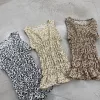 T866A - Musculosa Lurelle Con Frunce Flores - Imagen 2