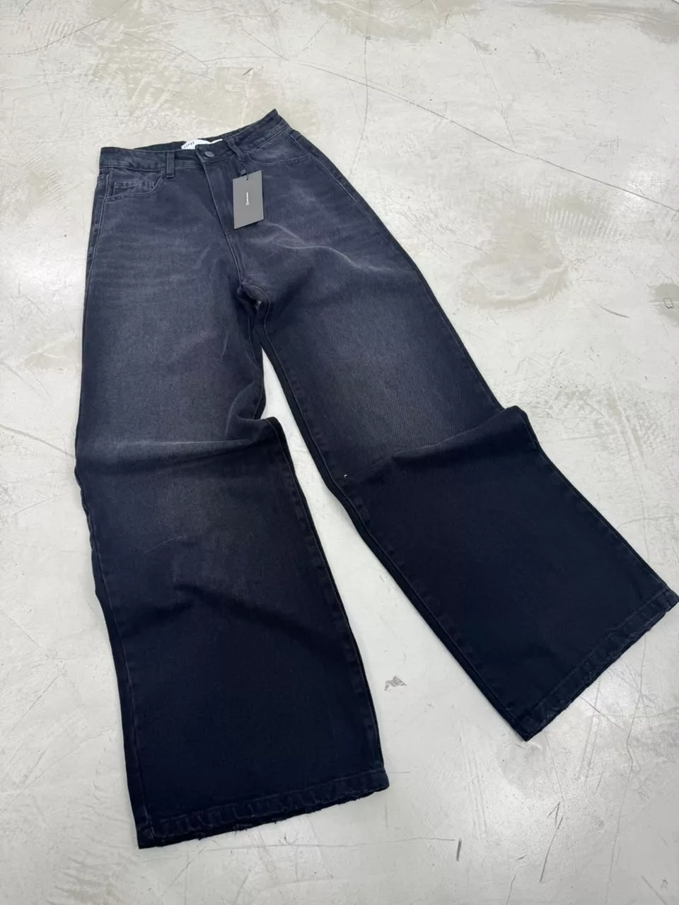 SD480 - Wide Leg Denim Negro Gastado Rígido (Maila) - Imagen 3