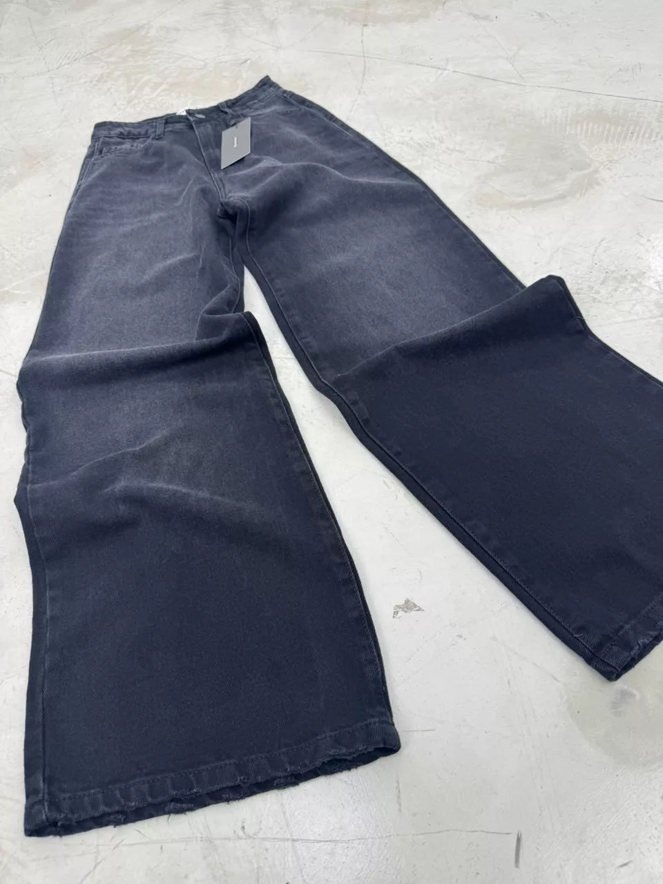 SD480 - Wide Leg Denim Negro Gastado Rígido (Maila) - Imagen 4